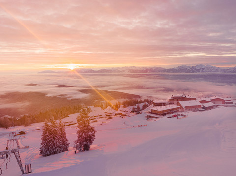 Verschneites Mountain Resort Feuerberg im Winter