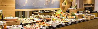 Vorspeisen-Buffet der Verwöhnpension im Mountain Resort Feuerberg auf der Gerlitzen Alpe in Kärnten