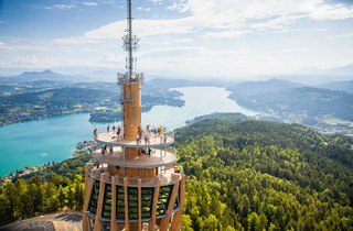 Aussichtsplattform am Pyramidenkogel im Sommerurlaub in Kärnten