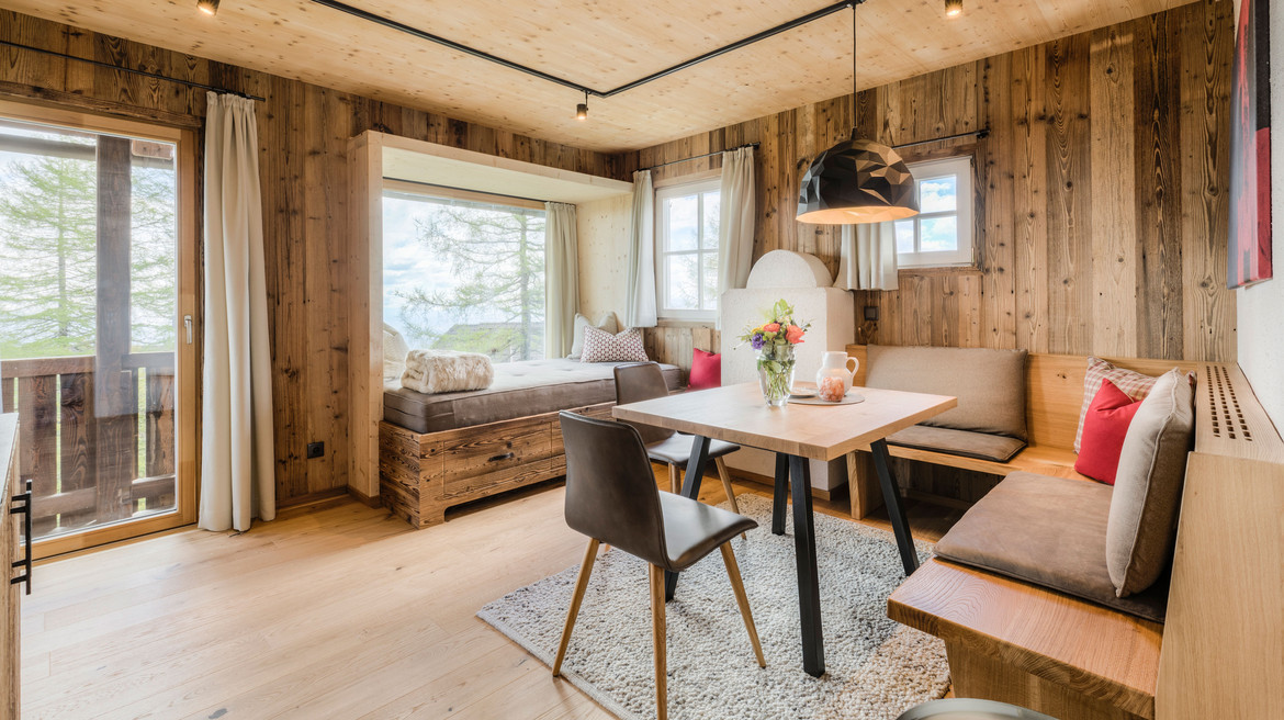 Wohnraum einer Chalet Suite im Mountain Resort Feuerberg