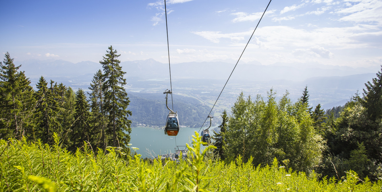Bergbahn auf die Gerlitzen Alpe Richtung Familienhotel Feuerberg im Sommer