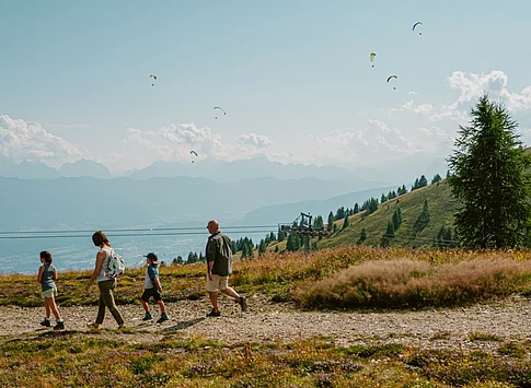Wandern auf der Gerlitzen Alpe im Sommer